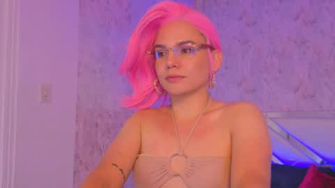 Snapshot of april_summer_ chatting on May 27, 2026, 1:57 am Isabella online show from May 27, 2026, 1:57 am