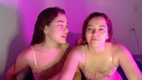 April online show from November 3, 2025, 9:16 pm