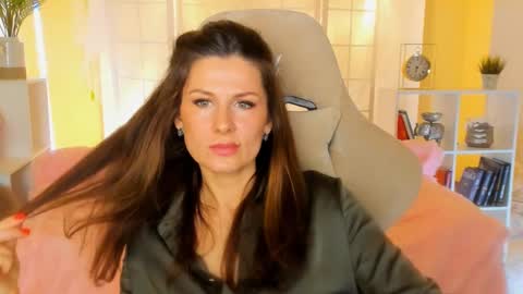 Snapshot of aprill_o_nill chatting on January 16, 2025, 11:58 am aprill_o_nill online show from January 16, 2025, 11:58 am