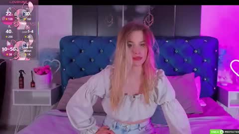 April online show from November 9, 2025, 7:34 pm