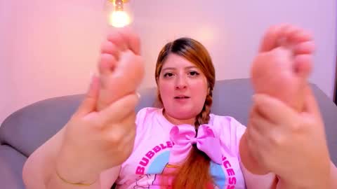 aprilricci online show from February 16, 2026, 7:54 pm