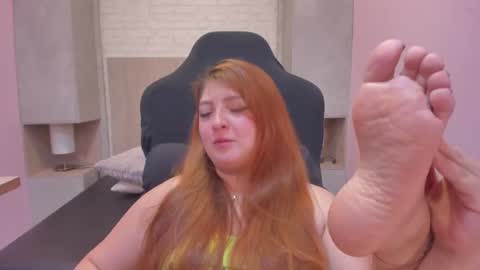 Snapshot of aprilricci chatting on July 6, 2026, 6:32 pm aprilricci online show from July 6, 2026, 6:32 pm
