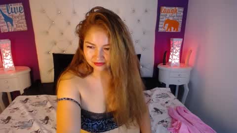 AprilSnow online show from December 18, 2024, 11:40 pm