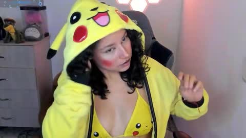 aqua emilly online show from October 26, 2025, 12:05 am