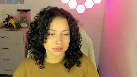 aqua emilly online show from November 12, 2025, 10:52 pm