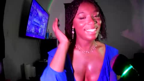 Snapshot of aquaesse chatting on June 19, 2026, 1:10 am Aquaesse online show from June 19, 2026, 1:10 am