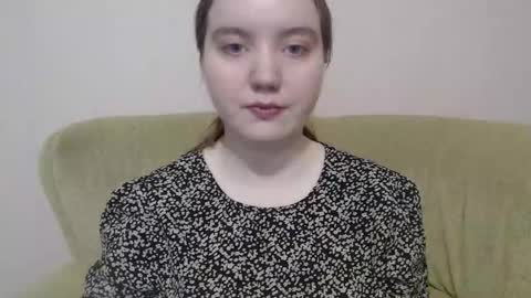 Josefin online show from December 5, 2025, 4:43 am