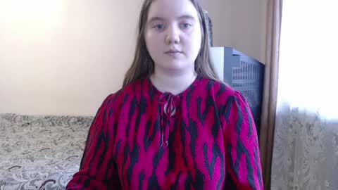 Josefin online show from April 19, 2026, 7:29 am