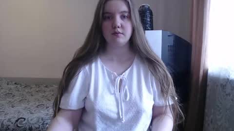 Josefin online show from April 20, 2026, 6:49 am