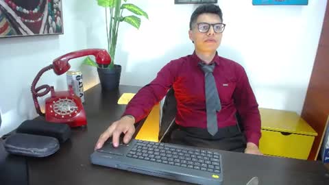 aquilestaylor online show from July 12, 2026, 12:51 pm