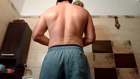 aquinn2000 online show from September 14, 2025, 8:52 pm