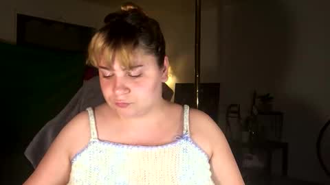 Snapshot of arabbustybeauty chatting on April 24, 2026, 3:42 am BustyPrincessLeila online show from April 24, 2026, 3:42 am