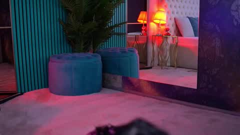 arabellaposh online show from October 10, 2025, 5:06 am