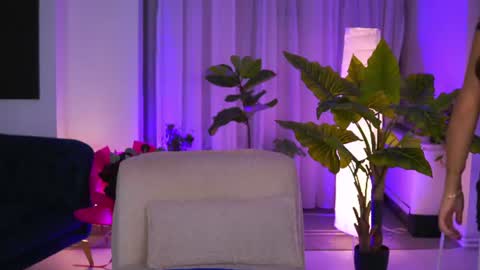 Snapshot of arabian_beautyy chatting on August 5, 2026, 8:44 pm IsaBella online show from August 5, 2026, 8:44 pm
