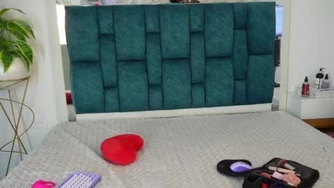   online show from April 22, 2026, 7:11 am