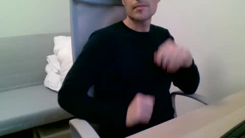 aragon9999 online show from March 12, 2025, 5:28 pm