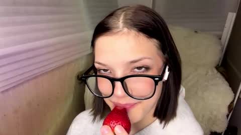 Caroline online show from February 25, 2026, 9:46 pm