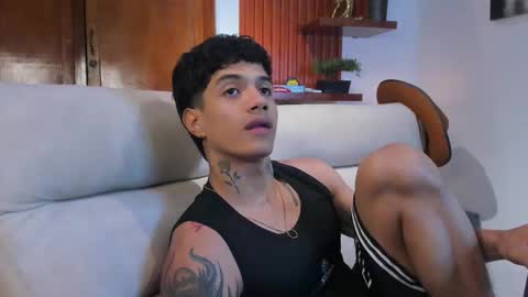 aress444 online show from September 10, 2025, 3:06 am