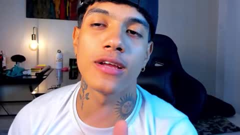 aress444 online show from November 21, 2025, 10:19 pm