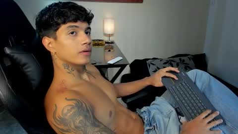 Snapshot of aress444 chatting on December 16, 2025, 4:45 pm aress444 online show from December 16, 2025, 4:45 pm