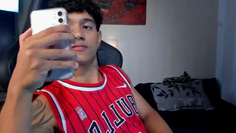 Snapshot of aress444 chatting on December 17, 2025, 4:51 am aress444 online show from December 17, 2025, 4:51 am