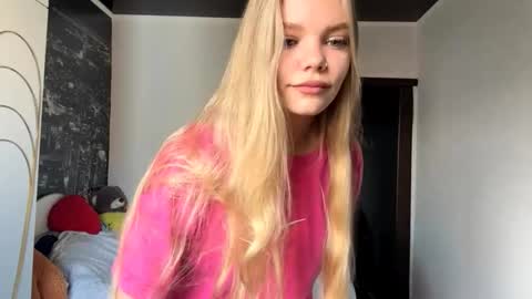 Amelia online show from October 30, 2025, 6:48 am