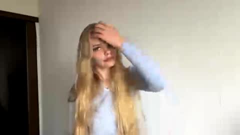 Amelia online show from October 31, 2025, 11:22 am