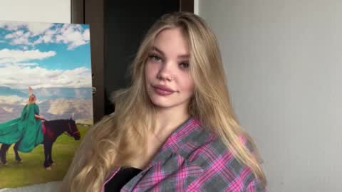 Amelia online show from December 2, 2025, 8:08 am