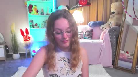 Ariel online show from April 20, 2026, 10:00 pm