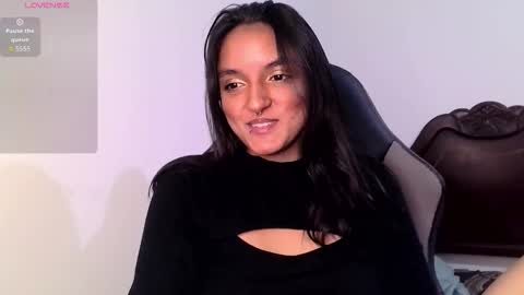 Bella online show from October 8, 2025, 7:22 pm