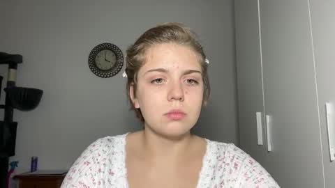 ari_crystal online show from February 8, 2026, 1:58 pm