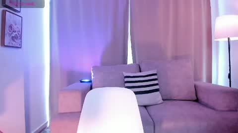 Snapshot of ari_es chatting on May 5, 2026, 2:25 pm Ari online show from May 5, 2026, 2:25 pm
