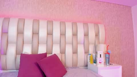 ari_lynn_ online show from February 13, 2026, 3:24 am