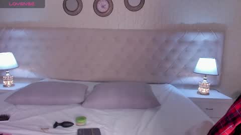 Ari  online show from February 5, 2025, 7:53 pm