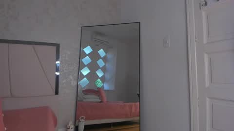 Ari Wilde online show from April 20, 2026, 2:09 pm