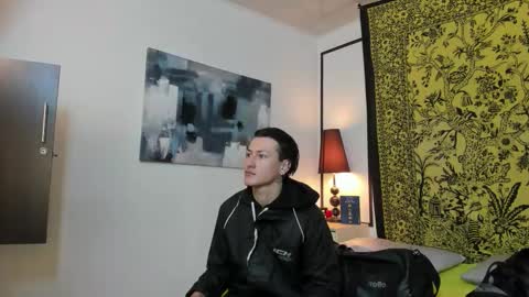 aria y orien  online show from October 6, 2025, 11:07 am