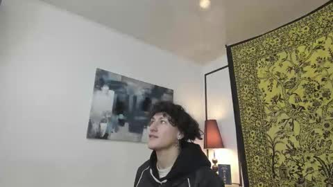 aria y orien  online show from November 8, 2025, 10:59 am