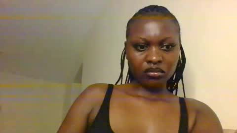 aria_bella25 online show from March 13, 2026, 8:37 pm