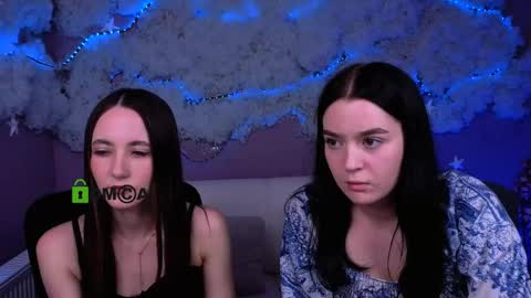 Snapshot of aria_glow chatting on May 9, 2026, 7:08 pm Aria online show from May 9, 2026, 7:08 pm