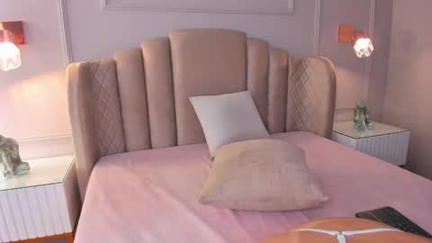 Aria  online show from February 22, 2025, 3:56 am