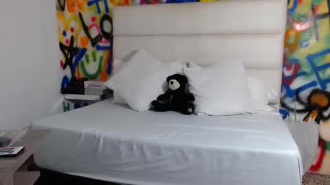 aria online show from December 5, 2024, 11:49 am