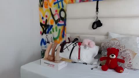 aria online show from February 28, 2025, 12:09 pm