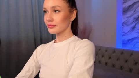 Snapshot of aria_mila chatting on May 11, 2026, 5:46 am aria_mila online show from May 11, 2026, 5:46 am