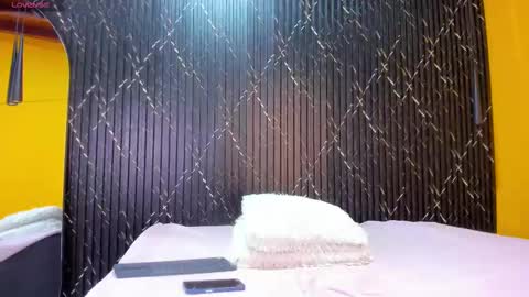 Aria Millers  online show from October 3, 2025, 11:29 am