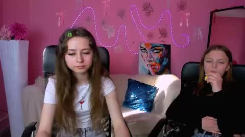 aria_voss_ online show from May 15, 2026, 5:47 am