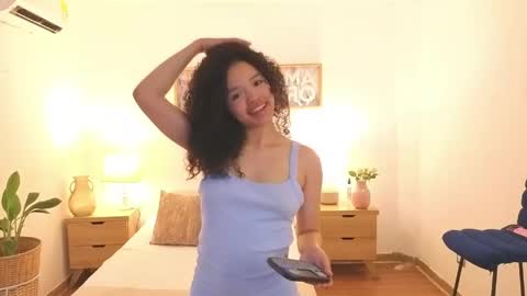 ariaa_23 online show from May 26, 2026, 1:29 pm
