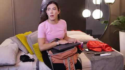 Ariaa online show from April 20, 2026, 6:42 pm