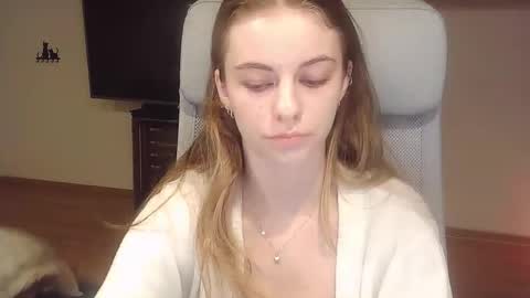 AriaCreazy online show from October 16, 2025, 8:21 pm