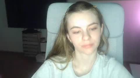 AriaCreazy online show from May 19, 2026, 8:48 pm