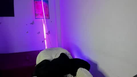 ariadna_4 online show from February 13, 2025, 3:07 am